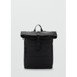 Mochila engomada cierre solapa