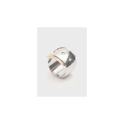 Anillo ancho diseño hebilla